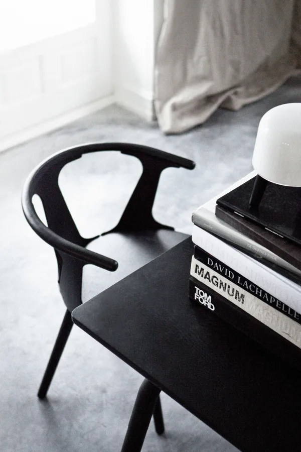 chaise_in_between_noir_SKUdea33c5026c599938c6a2630d2a3721d_1.webp Chaise In Between Noir-And Tradition Clearance