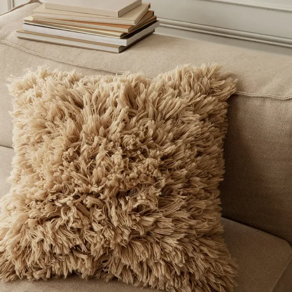 coussin_meadow_a_poils_lo_SKUfd875f2a3153607009d5208de0413c70_1.webp Coussin Meadow A Poils Longs - Sable Clair - 50 X 50 Cm-Ferm Living