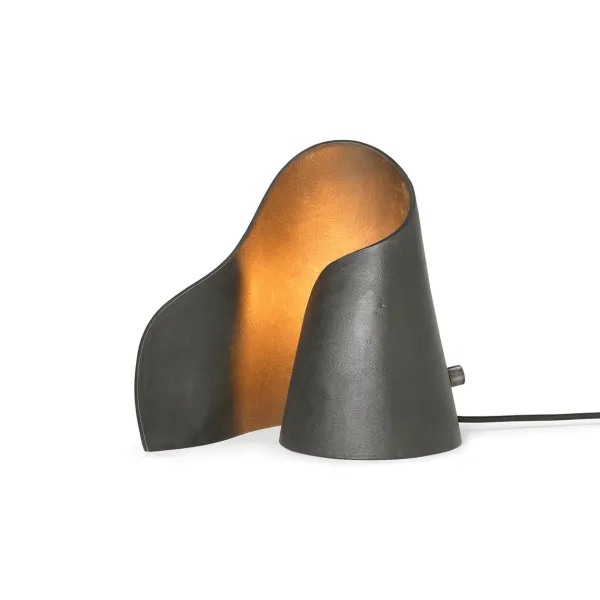 lampe_de_table_oyster__no_SKU17e29a98522cf637f3e393fdd9d54954_1.webp Lampe De Table Oyster - Noir-Ferm Living Best