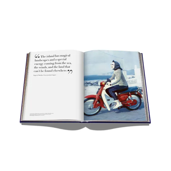 livre_mykonos_muse_SKUce8554842e794bfa36672f71ec2e2e76_3.webp Livre Mykonos Muse-Assouline