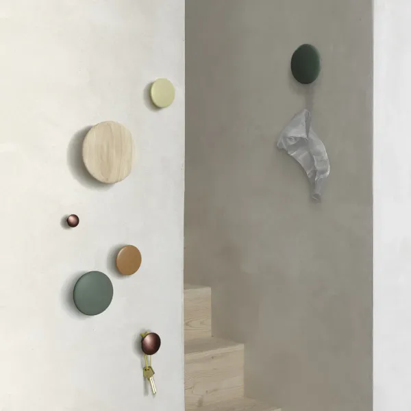 patere_the_dots__bois_ver_SKUcb96c88db8aa3139eb72a6e2b7a47d6a_1.webp Patere The Dots - Bois Vert Fonce-Muuto New