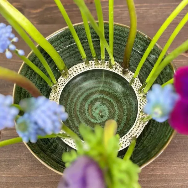 pique_a_fleurs_cercle_ken_SKU5f122219bda97c40fe70049787b7bde6_2.webp Pique A Fleurs Cercle Kenzan - O 20 Cm - Noir Cuivre-Sélectionné par Fleux