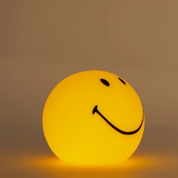 veilleuse_smiley_jaune__b_SKU50b3ddd59ae214f9976b7bddd84e3ade_1.webp Veilleuse Smiley Jaune - Bundle Of Light - ? 12 Cm-Sélectionné par Fleux